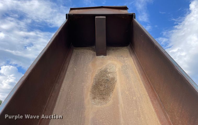 image for item DS5526 1996 Mack  DM688SX dump truck