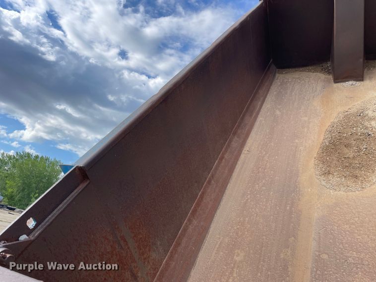 image for item DS5526 1996 Mack  DM688SX dump truck