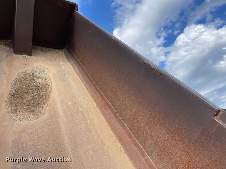 image for item DS5526 1996 Mack  DM688SX dump truck