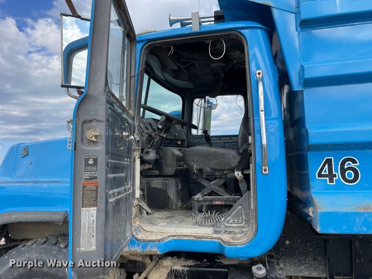 image for item DS5526 1996 Mack  DM688SX dump truck