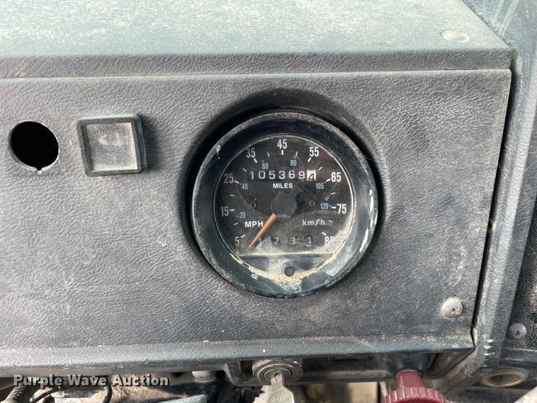 image for item DS5526 1996 Mack  DM688SX dump truck