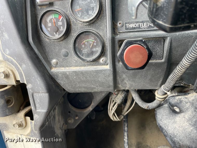 image for item DS5526 1996 Mack  DM688SX dump truck