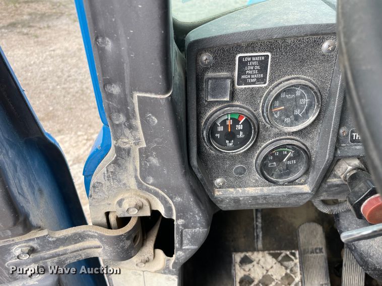 image for item DS5526 1996 Mack  DM688SX dump truck