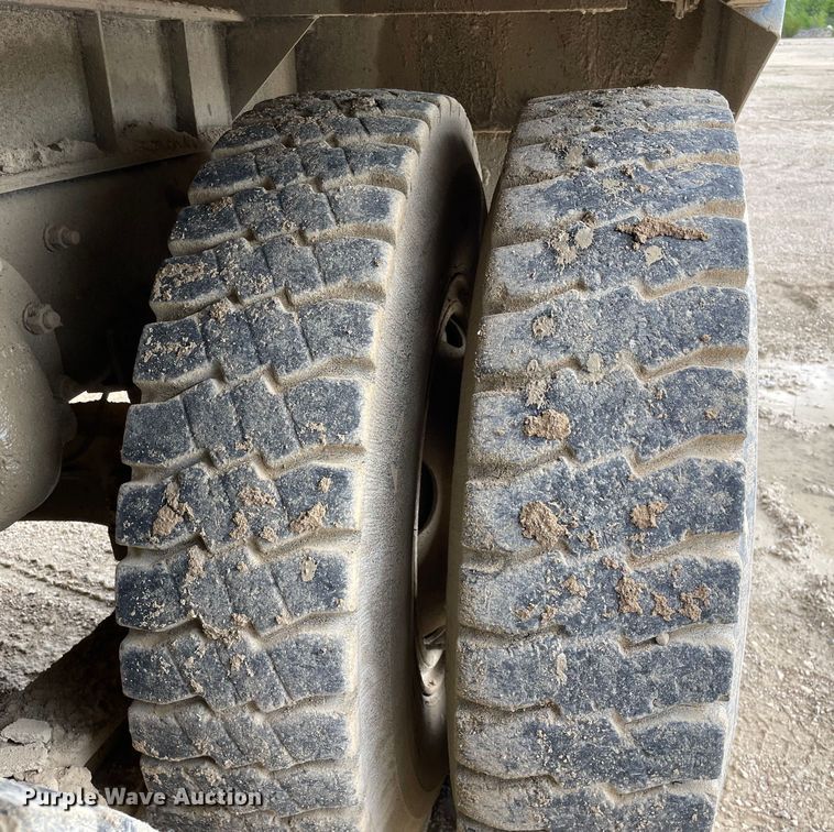 image for item DS5526 1996 Mack  DM688SX dump truck