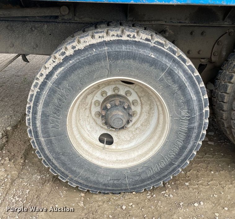 image for item DS5526 1996 Mack  DM688SX dump truck