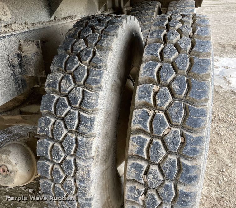 image for item DS5526 1996 Mack  DM688SX dump truck