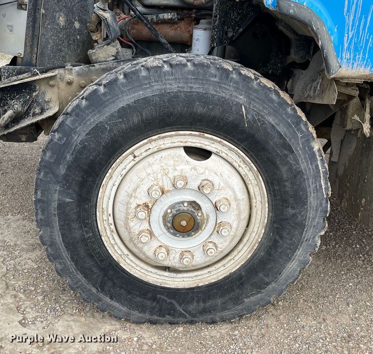 image for item DS5526 1996 Mack  DM688SX dump truck