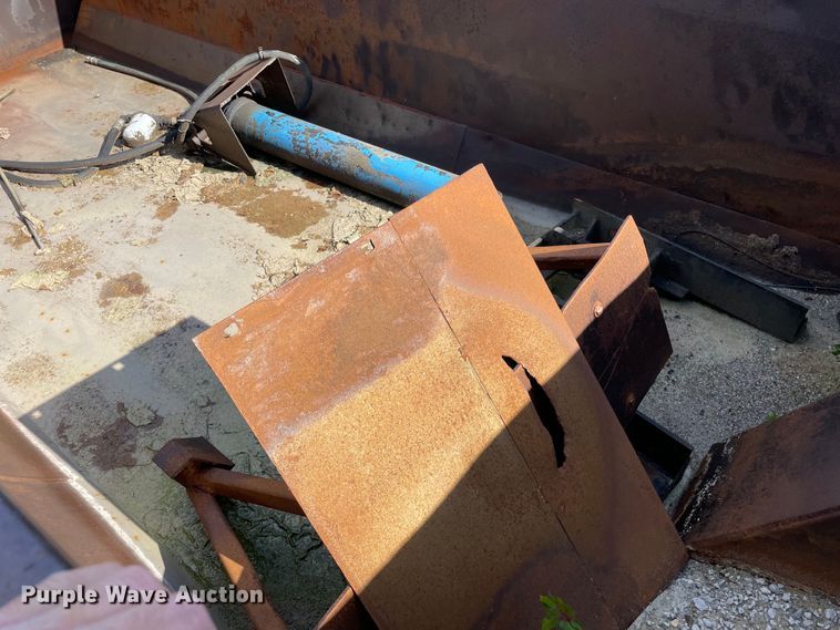 image for item DS5528 McClain Galion 650F dump bed