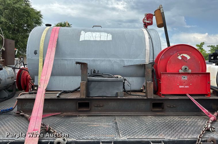 image for item DW5001 2001 Peterbilt 330 flatbed truck