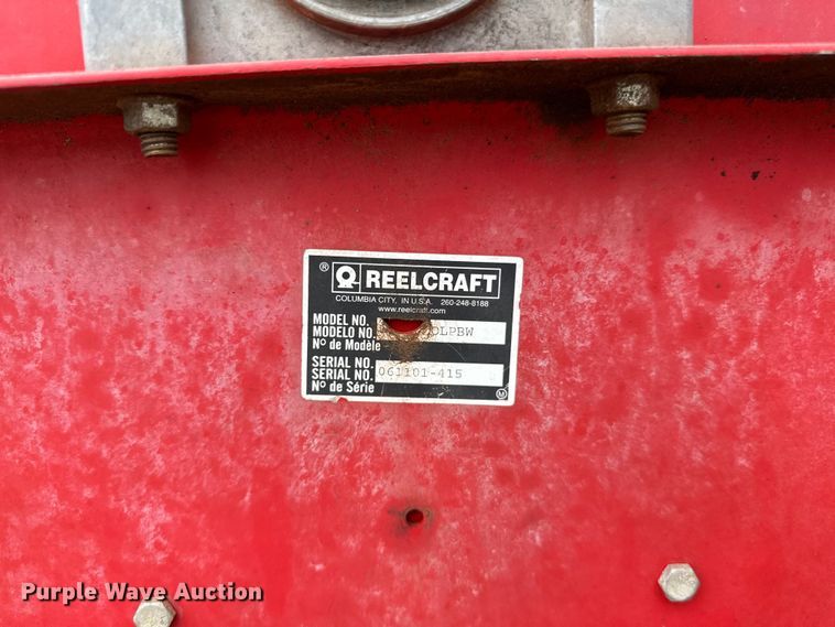 image for item DW5001 2001 Peterbilt 330 flatbed truck