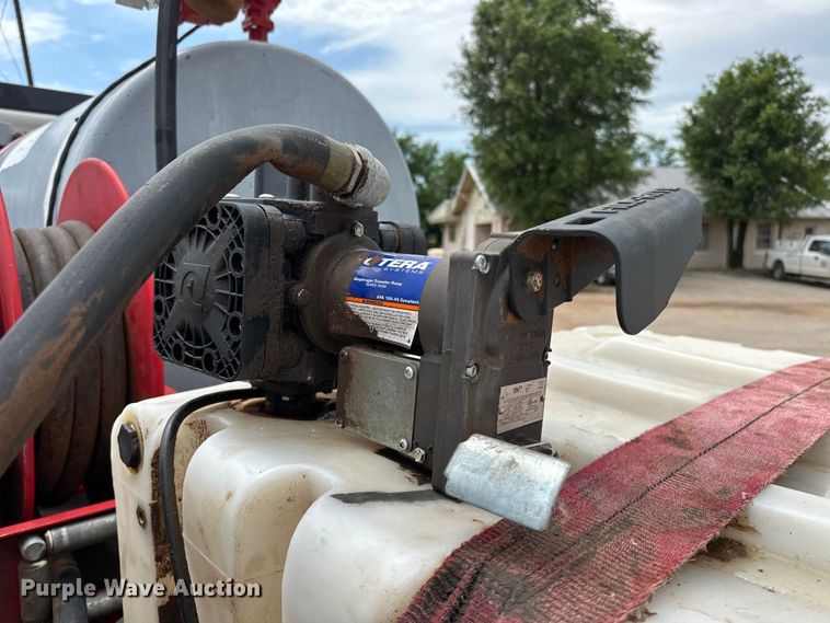 image for item DW5001 2001 Peterbilt 330 flatbed truck