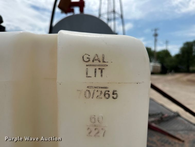 image for item DW5001 2001 Peterbilt 330 flatbed truck