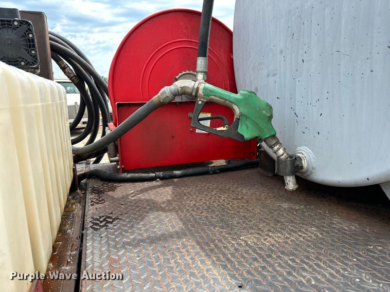 image for item DW5001 2001 Peterbilt 330 flatbed truck