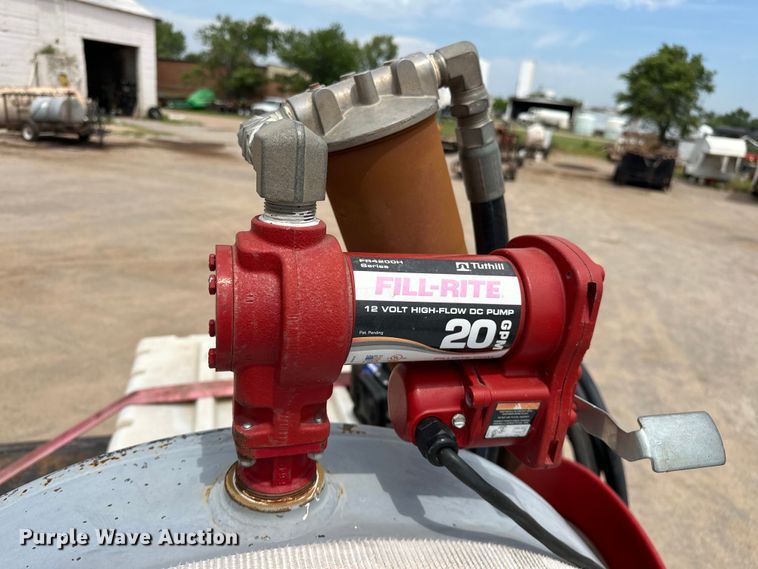 image for item DW5001 2001 Peterbilt 330 flatbed truck