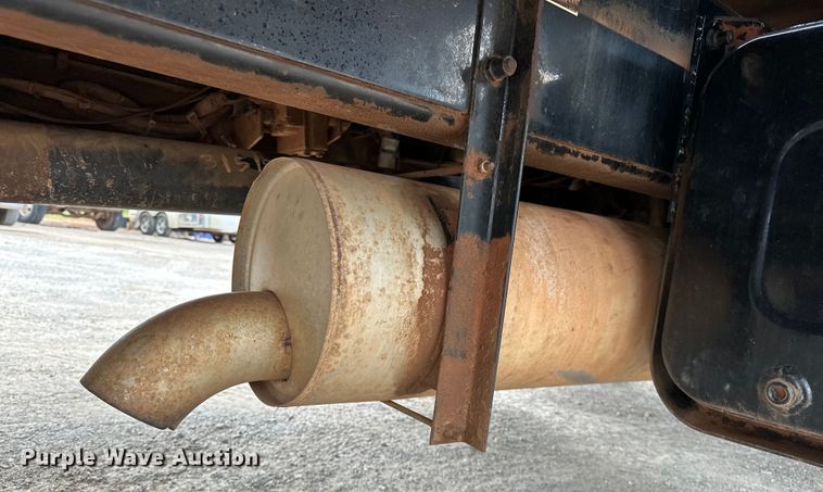 image for item DW5001 2001 Peterbilt 330 flatbed truck