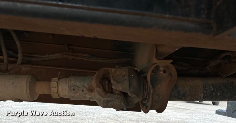 image for item DW5001 2001 Peterbilt 330 flatbed truck