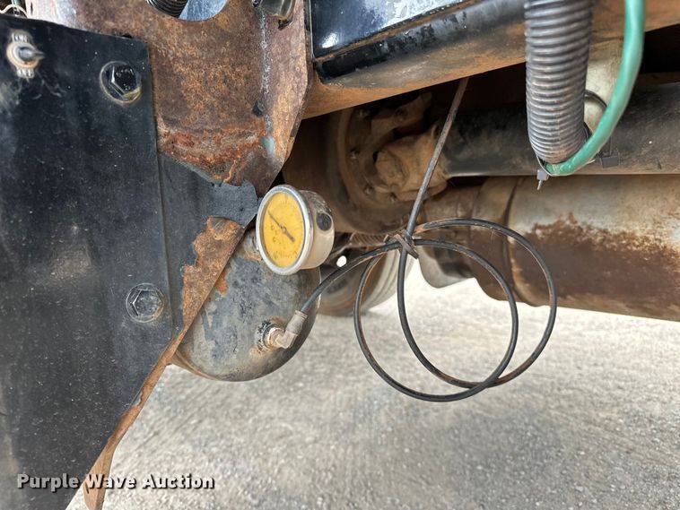 image for item DW5001 2001 Peterbilt 330 flatbed truck