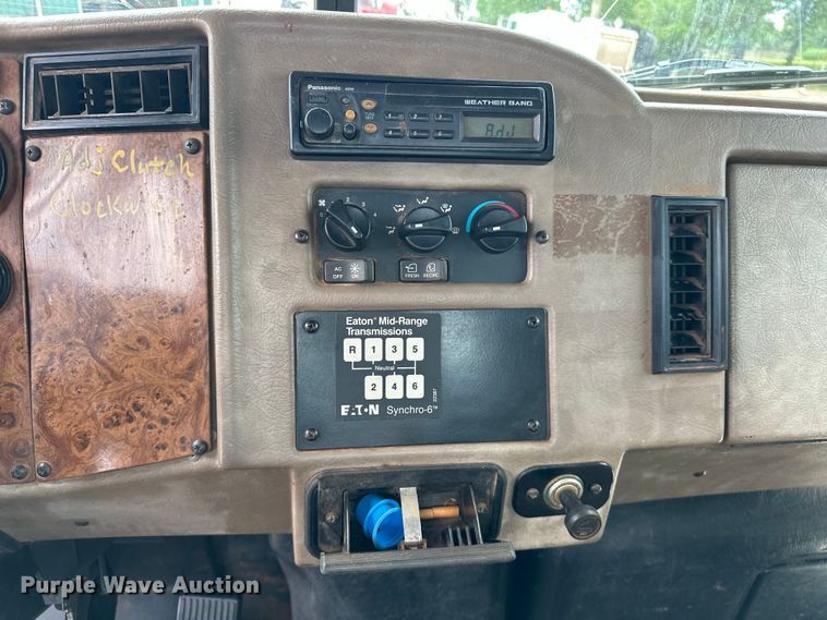 image for item DW5001 2001 Peterbilt 330 flatbed truck