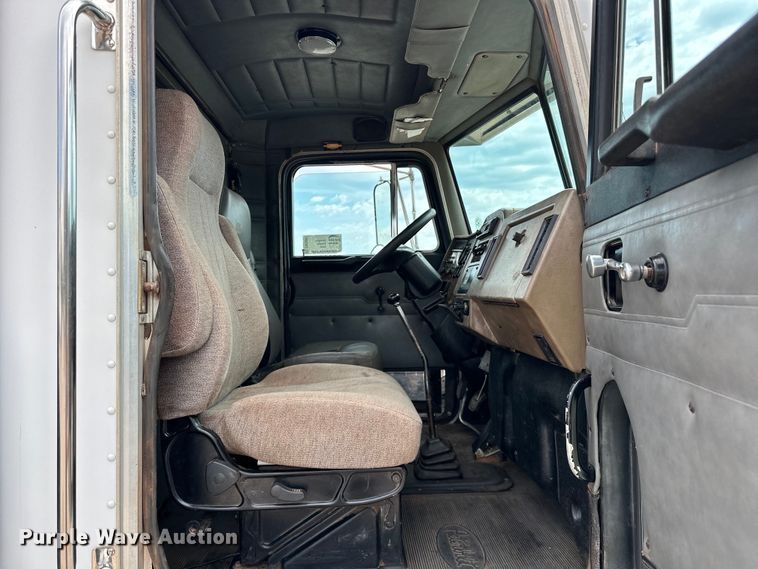 image for item DW5001 2001 Peterbilt 330 flatbed truck