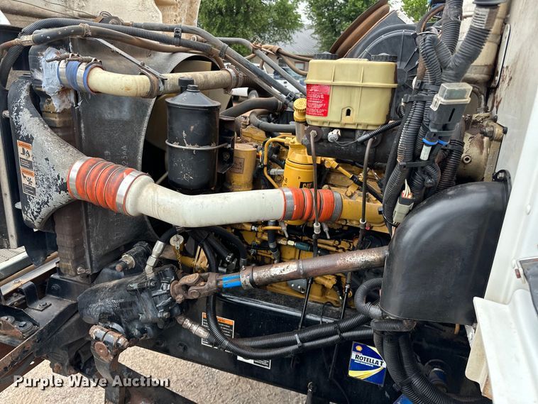 image for item DW5001 2001 Peterbilt 330 flatbed truck