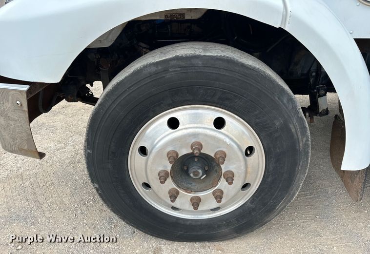 image for item DW5001 2001 Peterbilt 330 flatbed truck