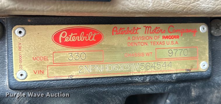 image for item DW5001 2001 Peterbilt 330 flatbed truck