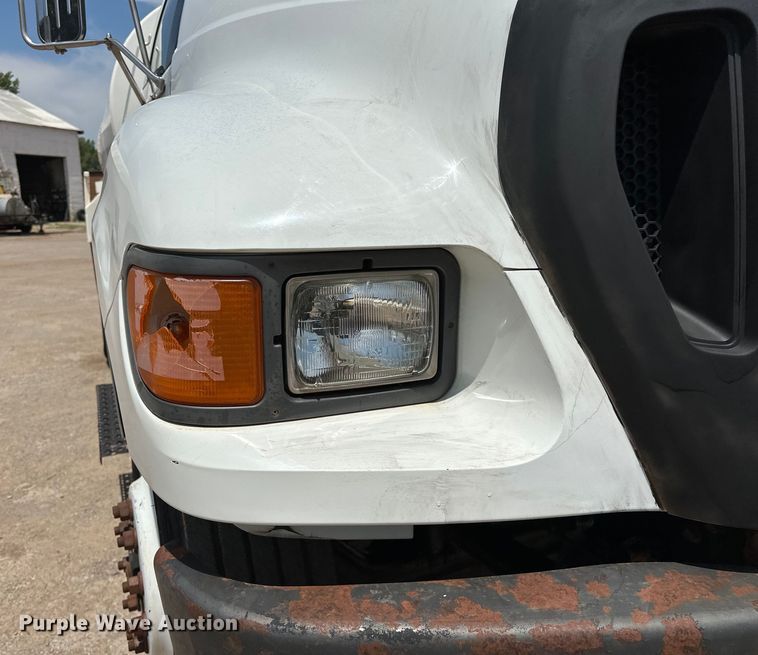 image for item DW5002 2004 Ford F750 Super Duty water truck