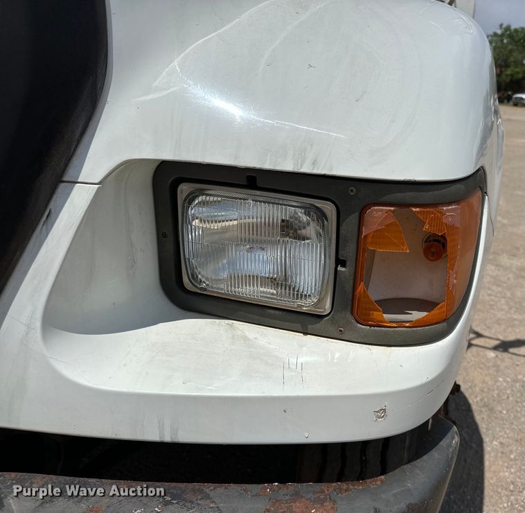 image for item DW5002 2004 Ford F750 Super Duty water truck