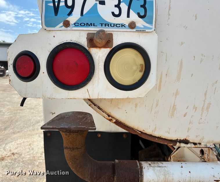 image for item DW5002 2004 Ford F750 Super Duty water truck