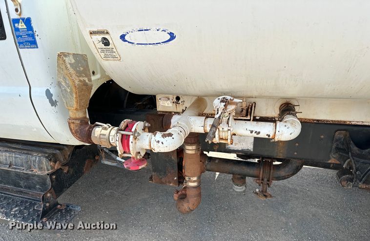 image for item DW5002 2004 Ford F750 Super Duty water truck