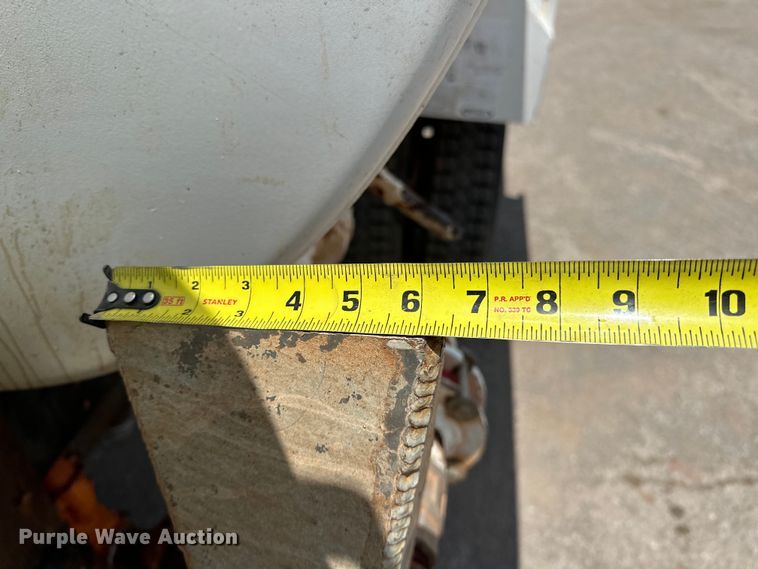 image for item DW5002 2004 Ford F750 Super Duty water truck