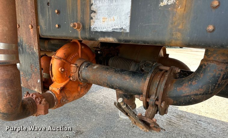 image for item DW5002 2004 Ford F750 Super Duty water truck