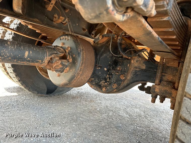 image for item DW5002 2004 Ford F750 Super Duty water truck