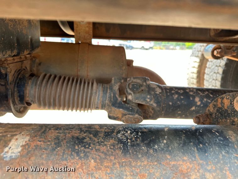 image for item DW5002 2004 Ford F750 Super Duty water truck