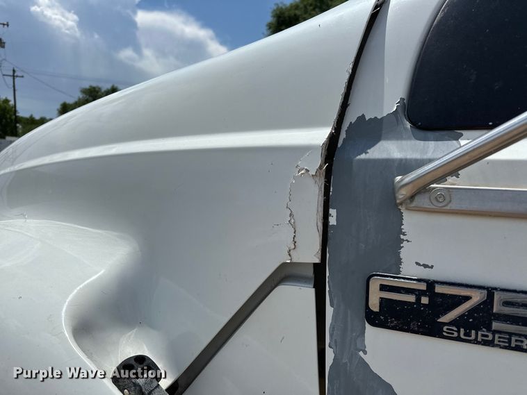 image for item DW5002 2004 Ford F750 Super Duty water truck