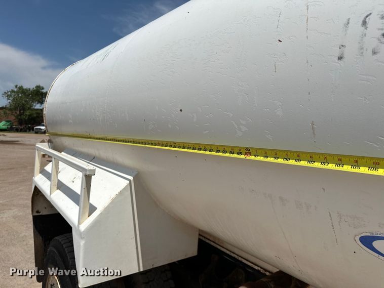 image for item DW5002 2004 Ford F750 Super Duty water truck