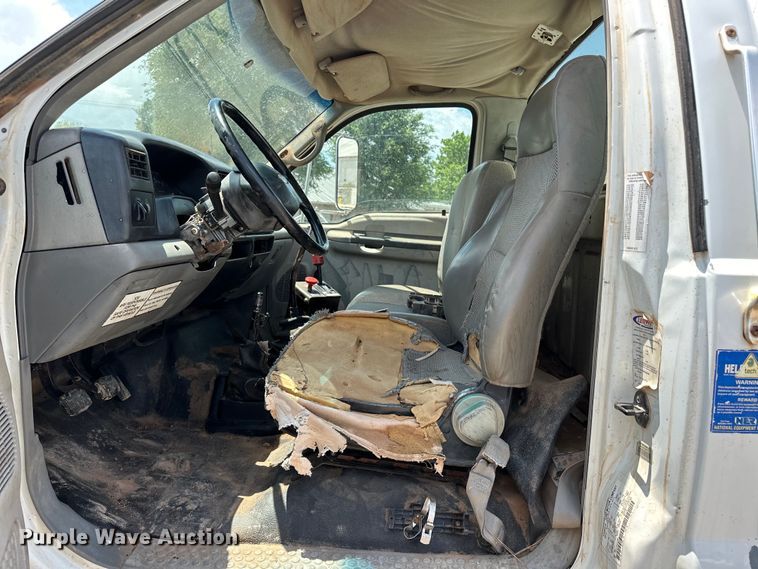 image for item DW5002 2004 Ford F750 Super Duty water truck