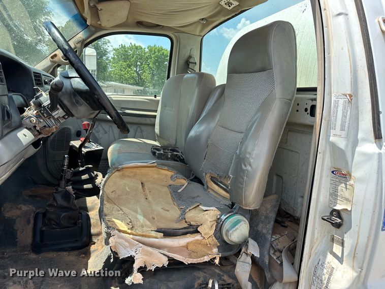 image for item DW5002 2004 Ford F750 Super Duty water truck