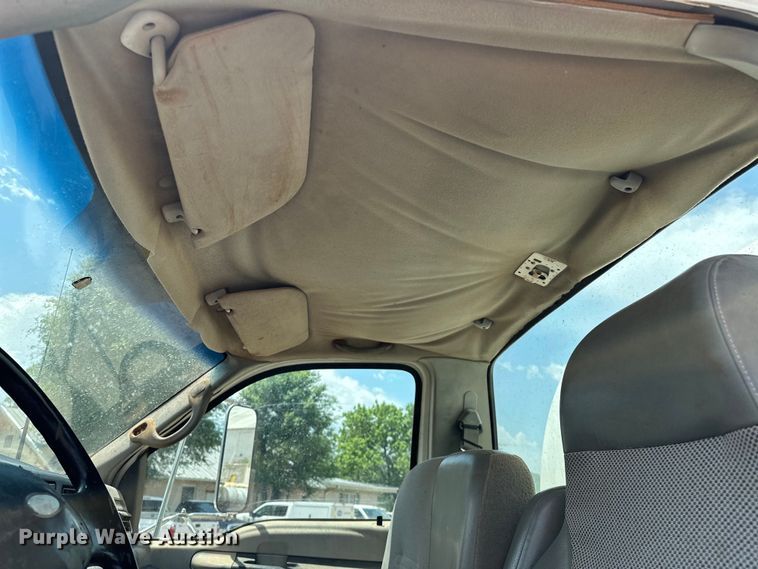 image for item DW5002 2004 Ford F750 Super Duty water truck