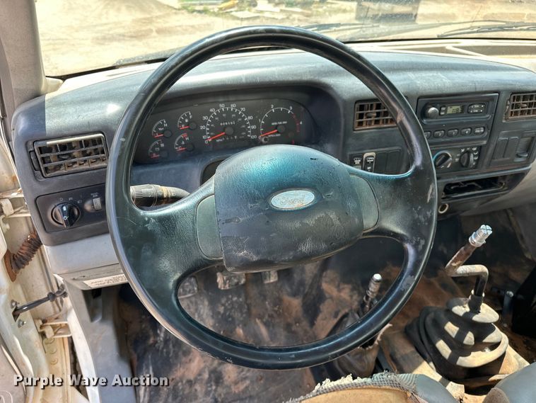 image for item DW5002 2004 Ford F750 Super Duty water truck