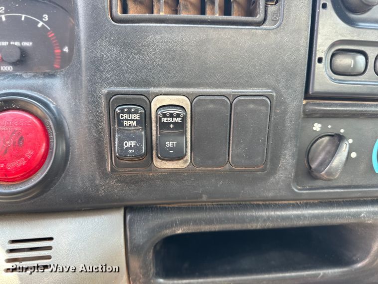 image for item DW5002 2004 Ford F750 Super Duty water truck