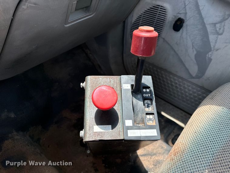 image for item DW5002 2004 Ford F750 Super Duty water truck