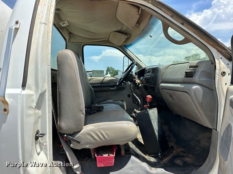 image for item DW5002 2004 Ford F750 Super Duty water truck