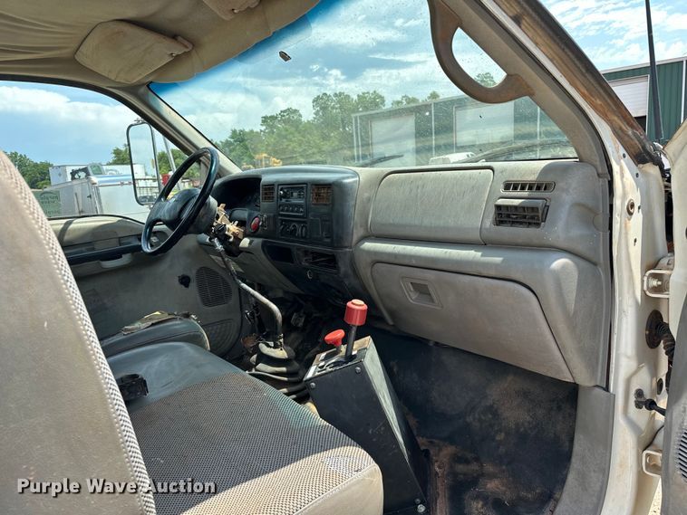 image for item DW5002 2004 Ford F750 Super Duty water truck