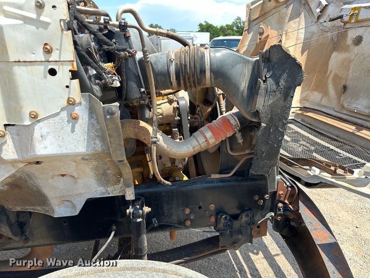 image for item DW5002 2004 Ford F750 Super Duty water truck