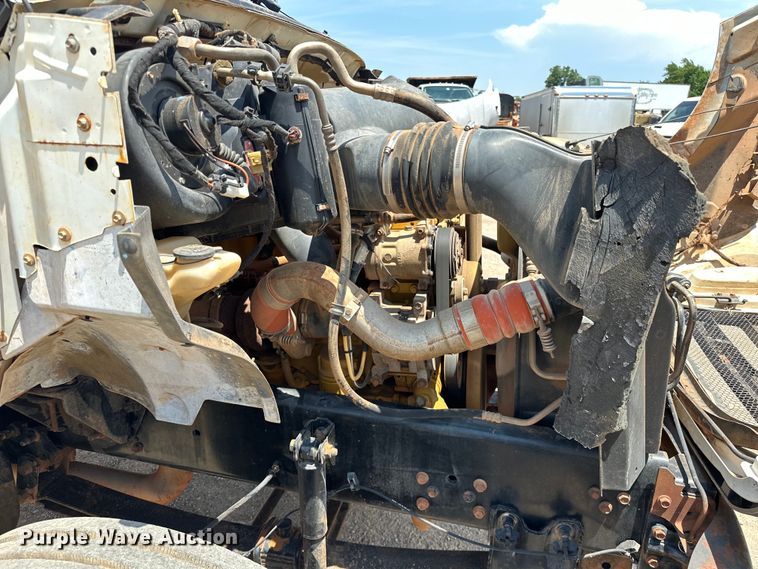 image for item DW5002 2004 Ford F750 Super Duty water truck