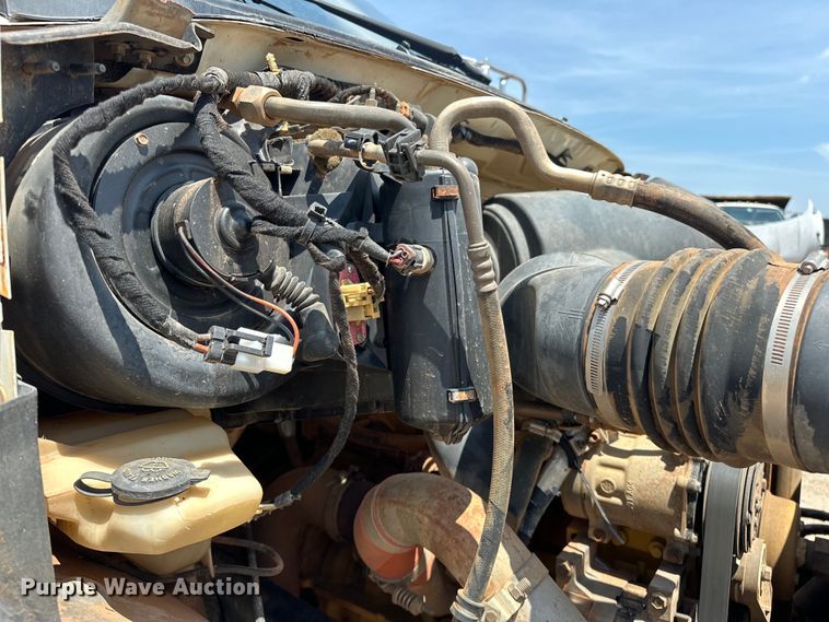 image for item DW5002 2004 Ford F750 Super Duty water truck