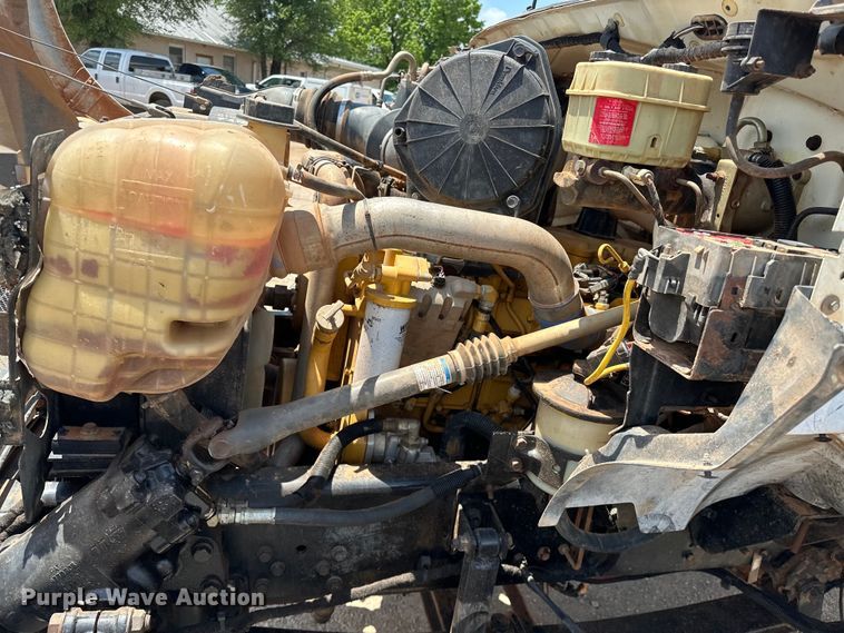 image for item DW5002 2004 Ford F750 Super Duty water truck