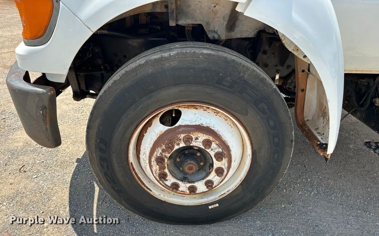 image for item DW5002 2004 Ford F750 Super Duty water truck