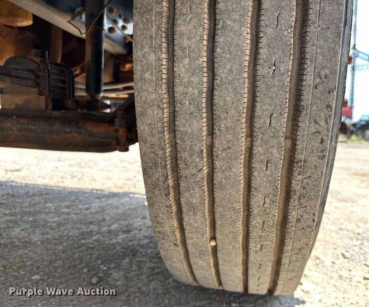 image for item DW5002 2004 Ford F750 Super Duty water truck